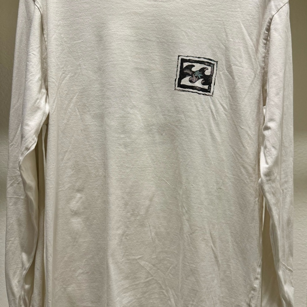 Billabong Cream Long Sleeve Tee with Logo. Men’s Large
